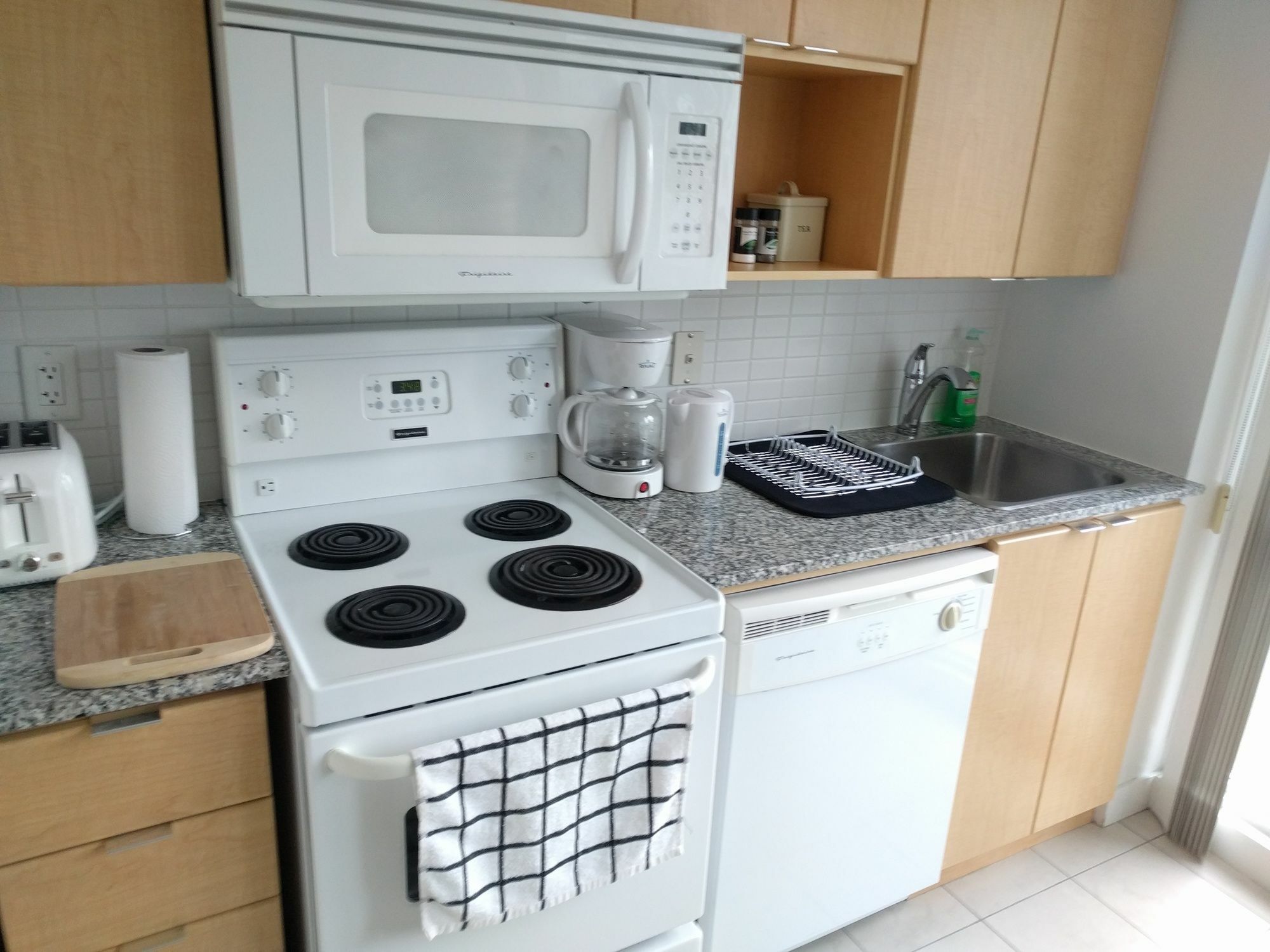 Micasa Suites - Stylish Condo By Cn Tower Торонто Екстериор снимка